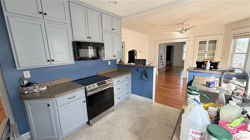 1st image of 9 Ashland St #2