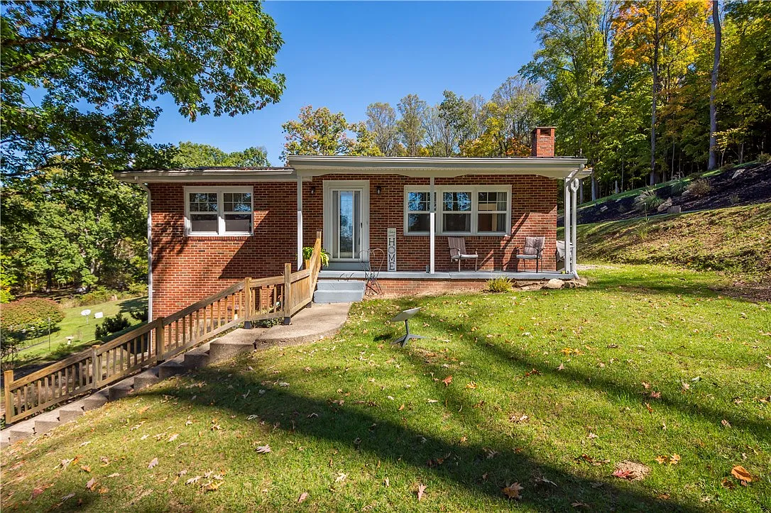 270 Clarke Rd photo 1