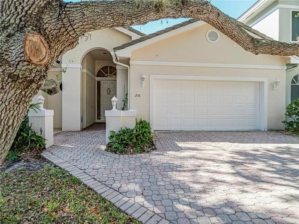 210 S Peppertree Dr, Indian River Shores, FL 32963