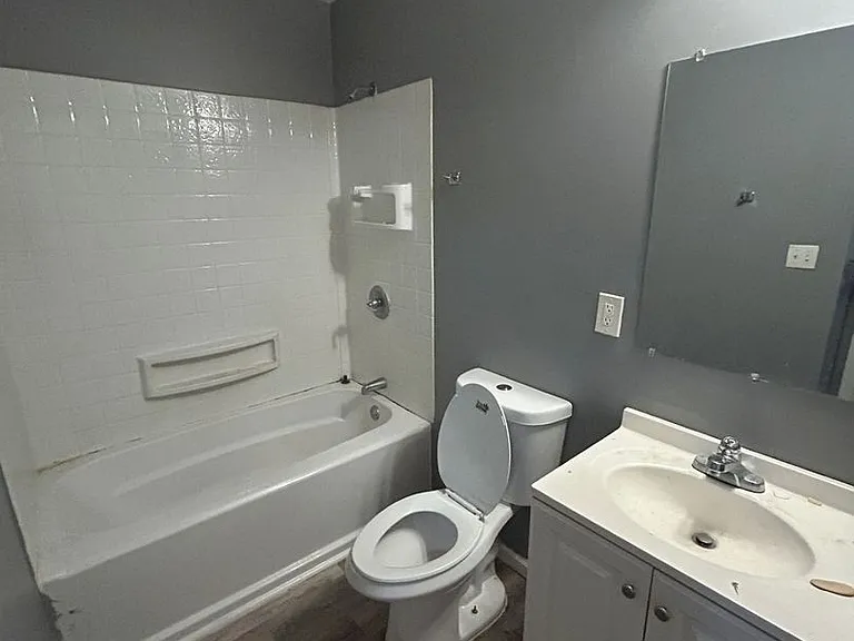 3503 Falling Springs Rd — Photo 7