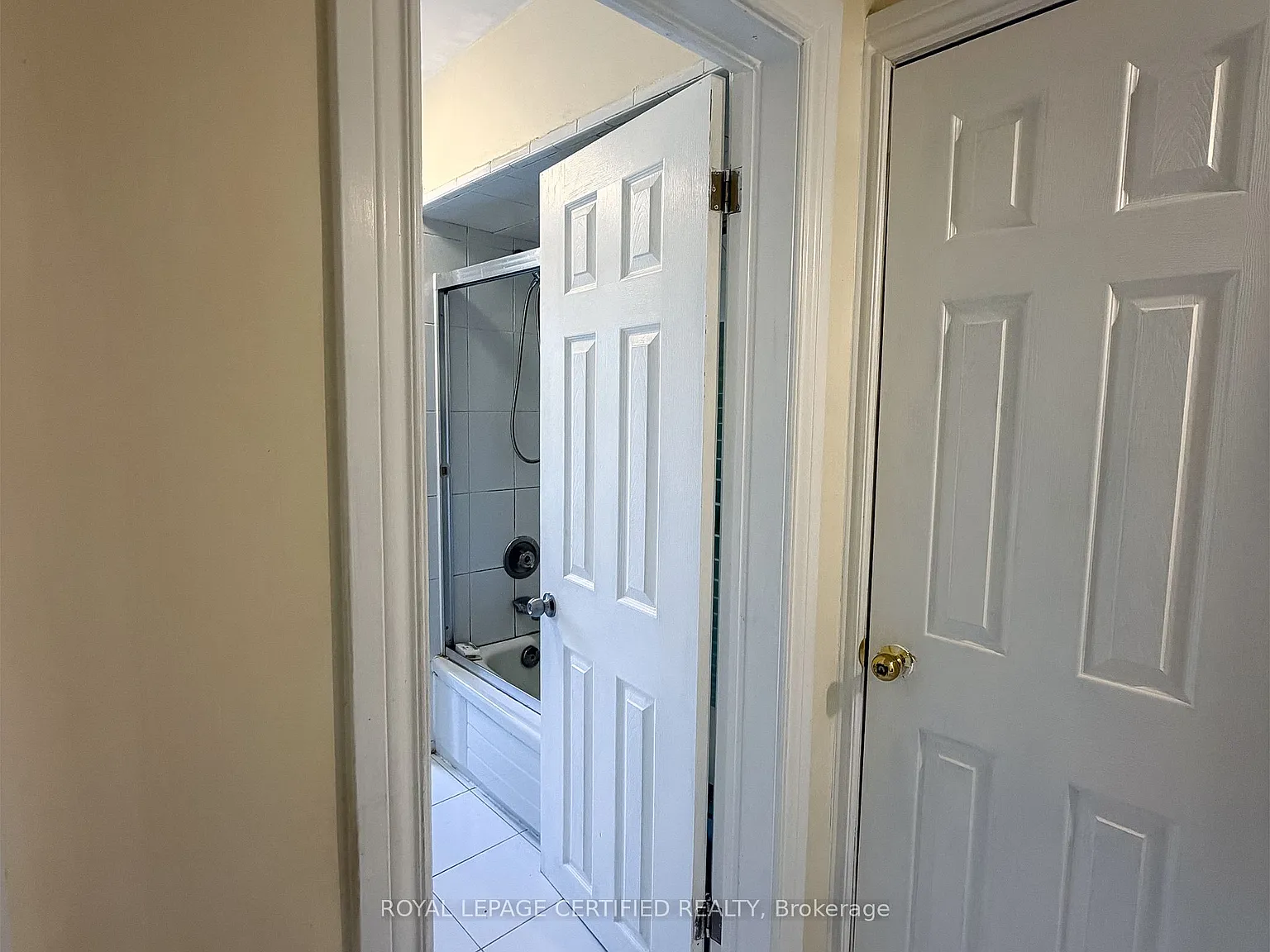 2 bed, $2,050 — Photo 4