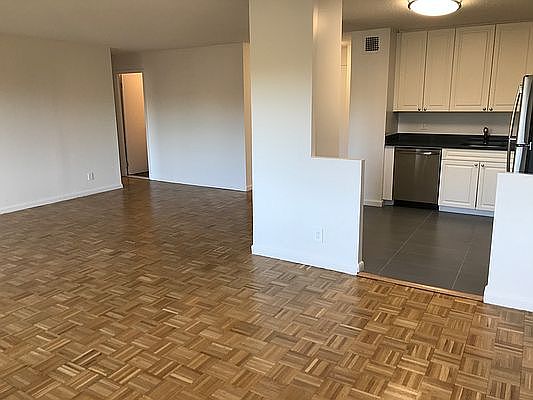4th image of 2600 Netherland Ave APT 616