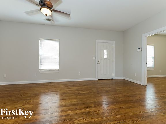 3rd image of 13105 Fuller Ave