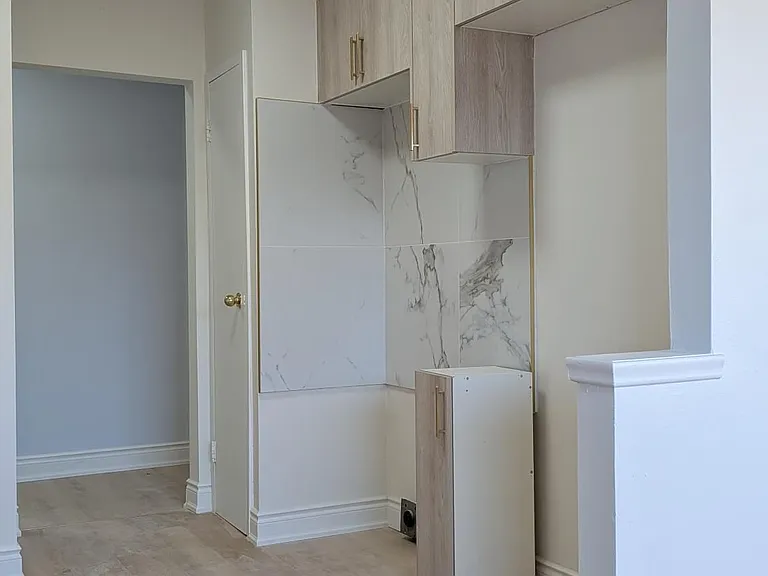 296 Saguenay Ave #11 — Photo 3
