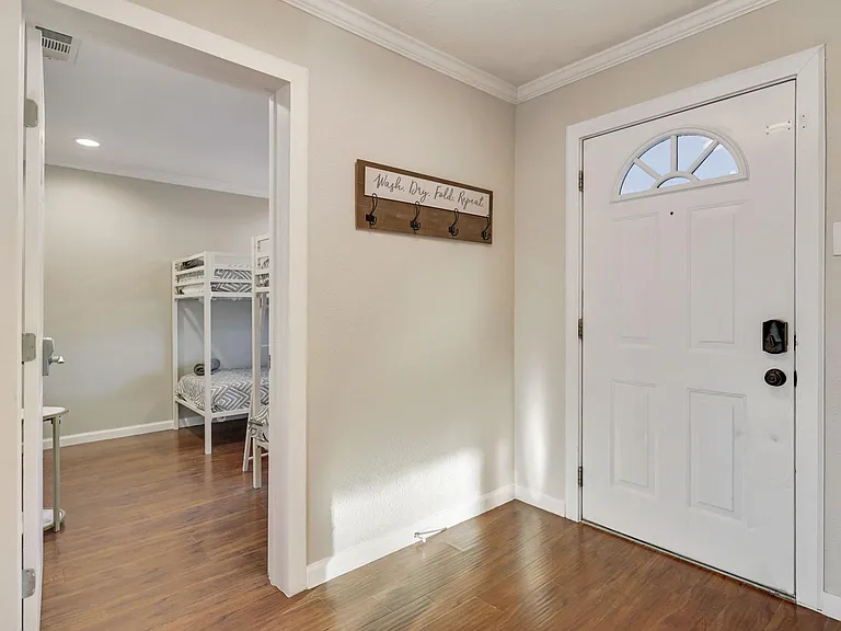 12221 Eunice St — Photo 45