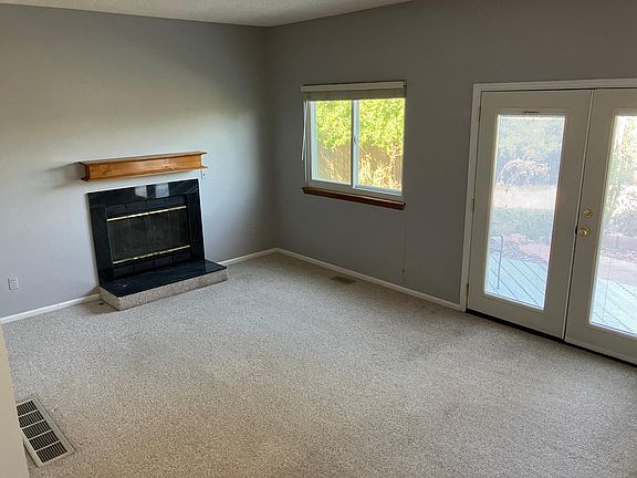3rd image of 1251 Stonehaven Ave