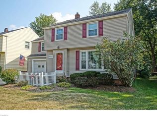 4932 Westbourne Rd, Lyndhurst, OH 44124