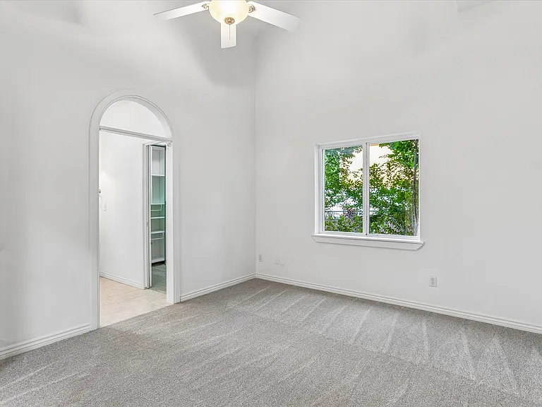 4600 W 10th Ave — Photo 11