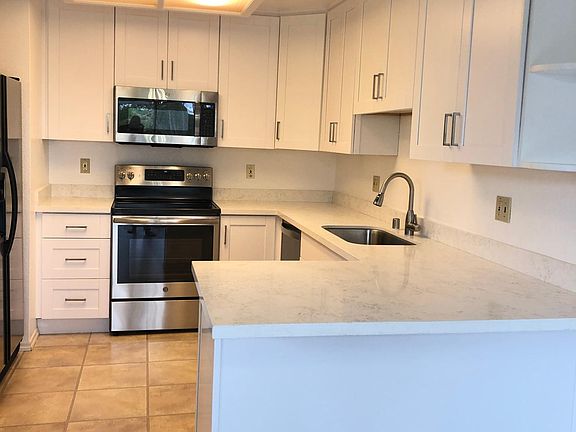 2nd image of 401 Cork Harbour Cir APT F