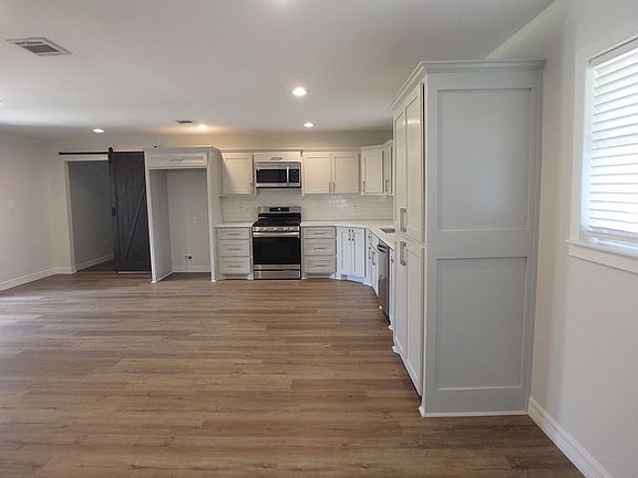 4th image of 117 N 31st St