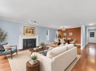 15555 Buena Vista Ave, White Rock, BC V4B 1Y9