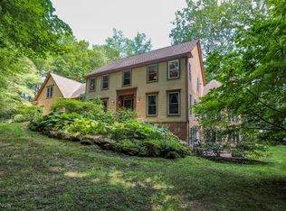 831 Meadowbrook Dr, Aurora, OH 44202