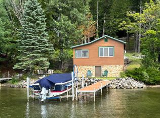 392 Memorial Dr, Winthrop, ME 04364