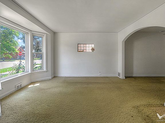 5th image of 3646 S 58th Ave