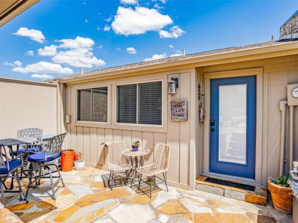 5224 Country Club Dr, Granbury, TX 76049