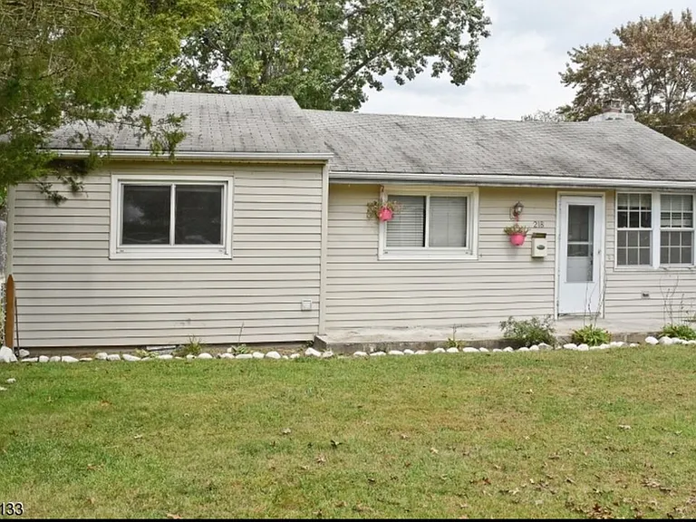 218 Hiawatha Blvd — Photo 10