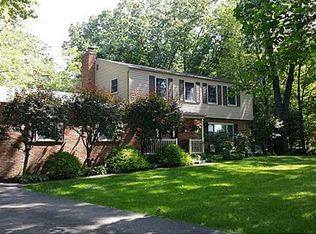 1255 Lakevue Dr, Butler, PA 16002
