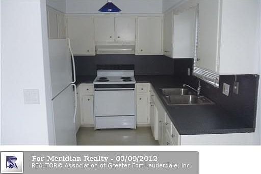 2nd image of 3216 Canal Dr