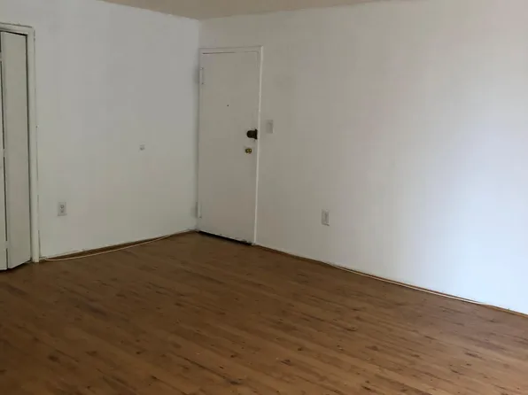 1830 Metzerott Rd APT 101, Adelphi, MD 20783