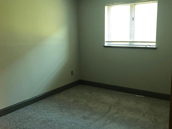 5th image of 614 Englewood Ave APT 3