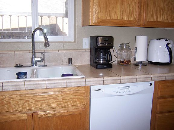 4th image of 4053 Willow St