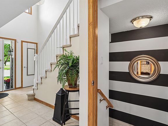 2nd image of 8620 Bromley Pl