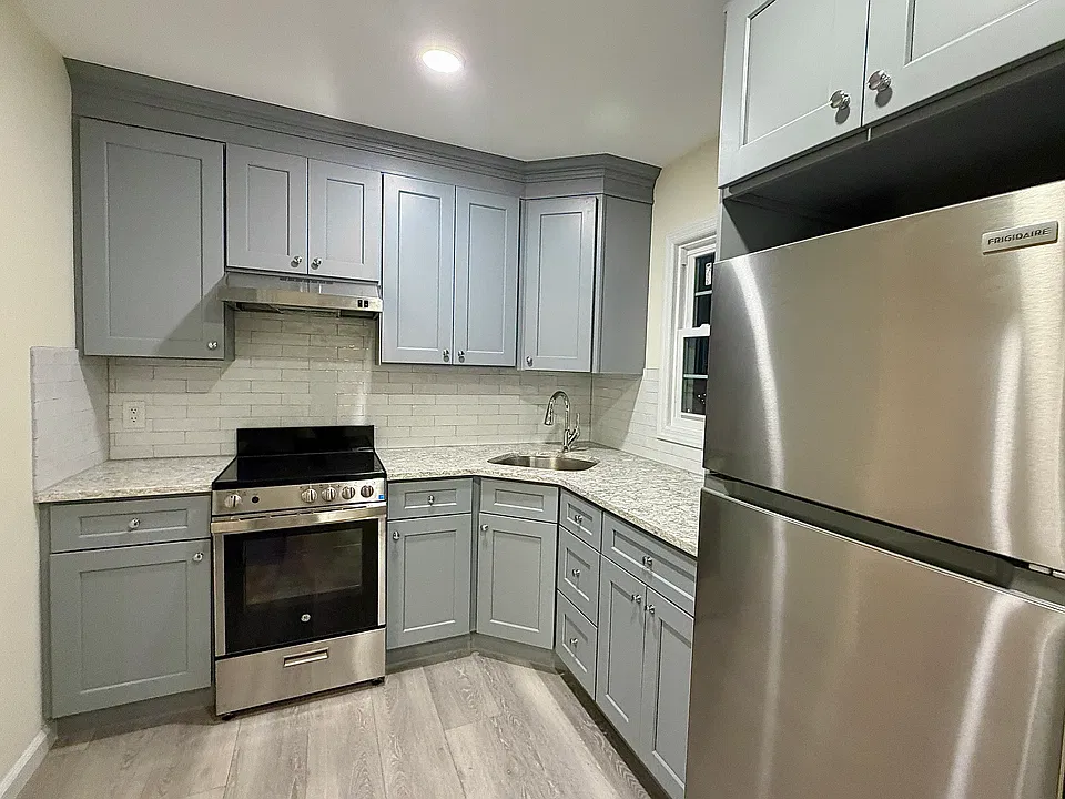 243rd St