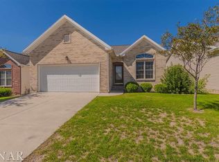 7 Crista Ann Ct, Bloomington, IL 61704