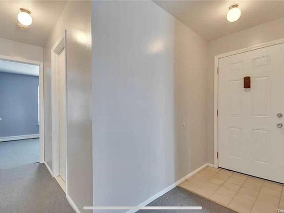 2nd image of 3 Lexington Hl Unit 3
