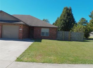 1738 Joshua Pl, Springdale, AR 72764
