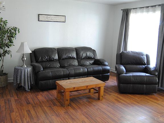 5th image of 328 Westfield Dr