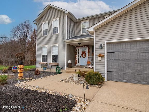 3rd image of 569 Arlington Dr