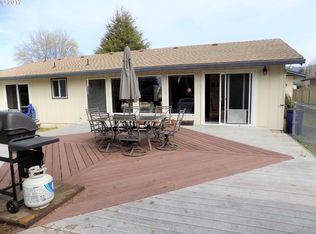 1105 Coral Ct, Brookings, OR 97415