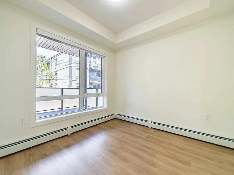 320 19th Ave SW — Photo 97