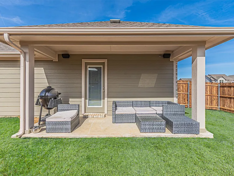 579 Ruthye Ln — Photo 27
