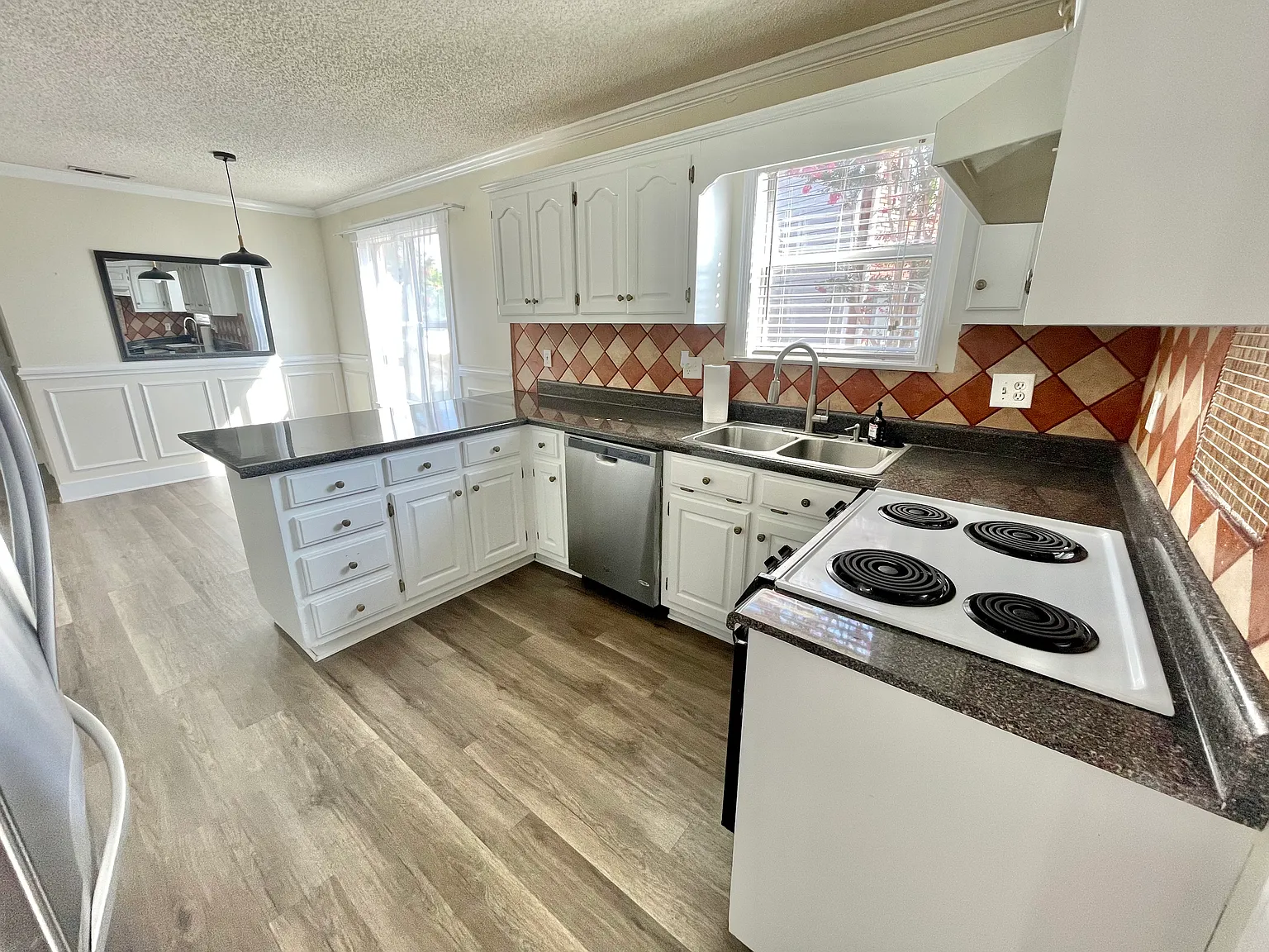 2 bed, 1223 sqft, $1,400 — Photo 3