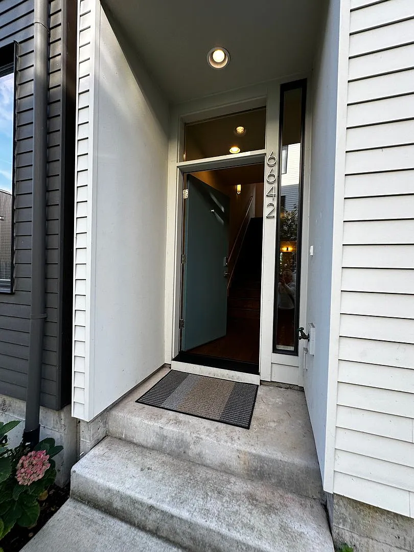 WestMoreLand! Pets OK, 3bd/4bath, A/C, Bright! Large. — Photo 1