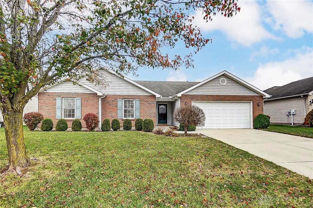 1196 Winchester Dr photo 1