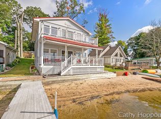 11031 Moore St, Trufant, MI 49347