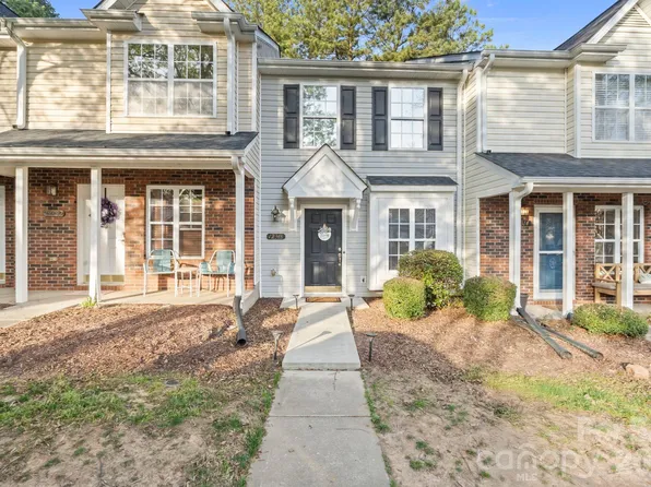12318 Hennigan Place Ln, Charlotte, NC 28214