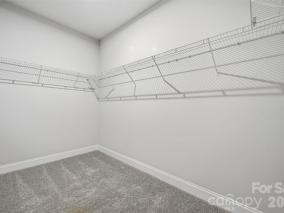 5th image of 1841 Viewfield Rd