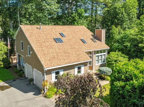 277 Willard St, Leominster, MA 01453