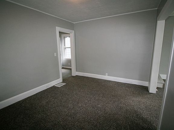5th image of 2762 Latonia Ave