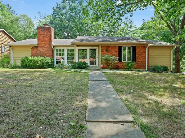 12702 Meadowdale Dr, Saint Louis, MO 63138