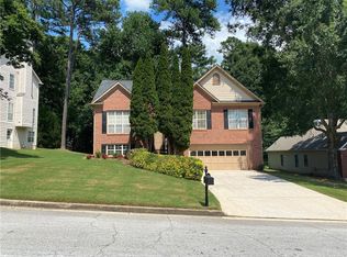 6962 Waters Edge Dr, Stone Mountain, GA 30087