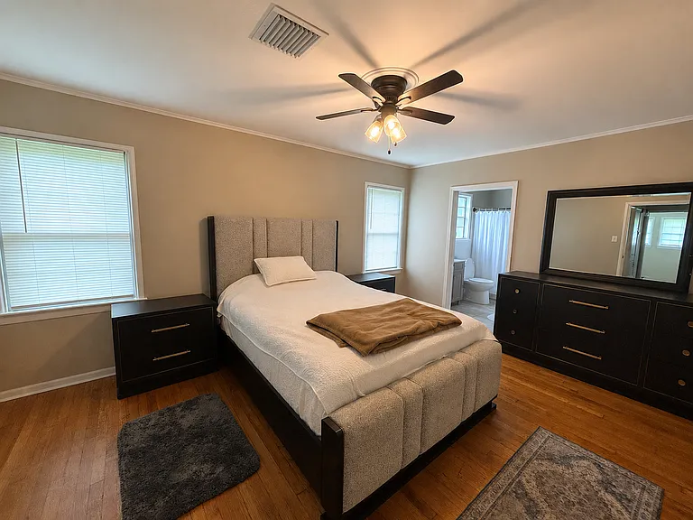 125 Charles Ave — Photo 12