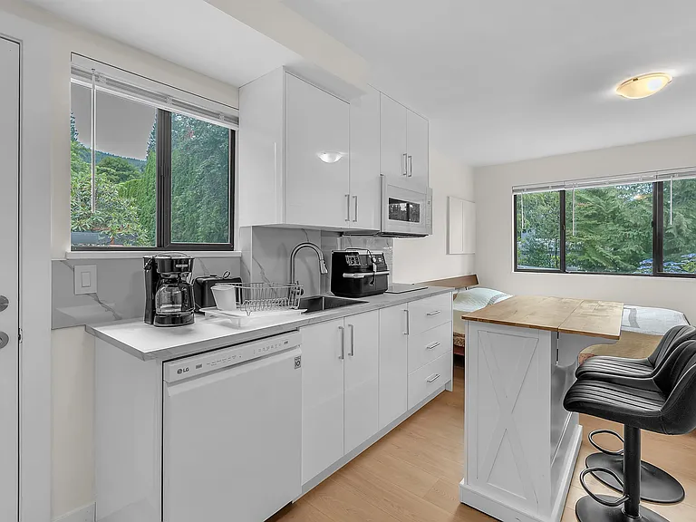 3 Saint Andrews Ave #STUDIO — Photo 4