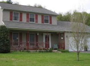 14 Deerfoot Ln, New Columbia, PA 17856