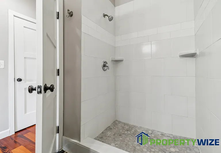 1527 Light St #2 — Photo 14