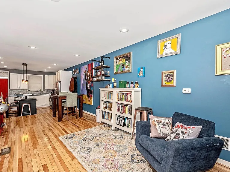 134 N Milton Ave — Photo 2